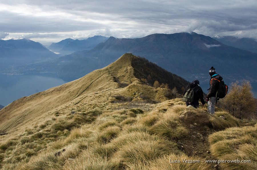 16-VERSO UN PUNTO ANCOR PIU' PANORAMICO.jpg